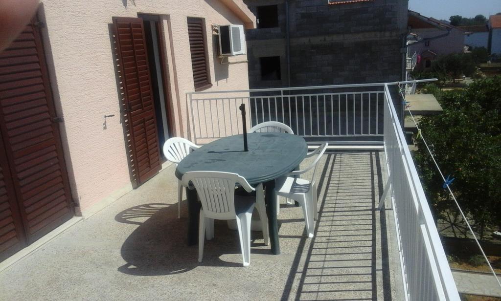 Apartment Rogic Biograd Na Moru Extérieur photo
